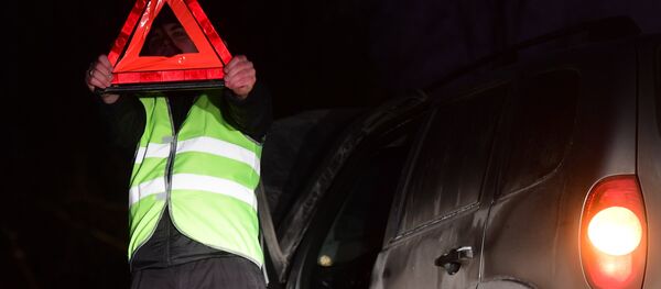 Светоотражающие жилеты станут обязательными для водителей с 18 марта Светоотражающие жилеты станут обязательными для водителей с 18 марта - Sputnik Абхазия