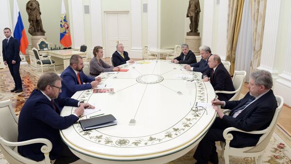 Президент РФ В. Путин встретился с кандидатами на должность президента РФ - Sputnik Абхазия