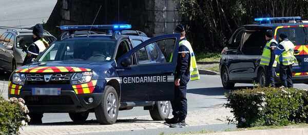 Полиция у супермаркета, где произошел заложников в супермаркете в коммуне Треб на юге Франции - Sputnik Абхазия
