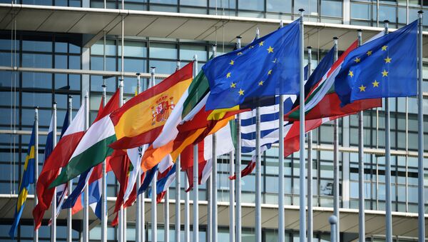Флаги у здания Европейского парламента в Страсбурге, архивное фото - Sputnik Абхазия