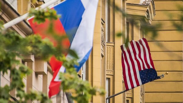 Флаги России и США - Sputnik Абхазия