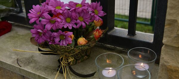 Траурный митинг перед посольством России в Абхазии Траурный митинг перед посольством России в Абхазии - Sputnik Аҧсны