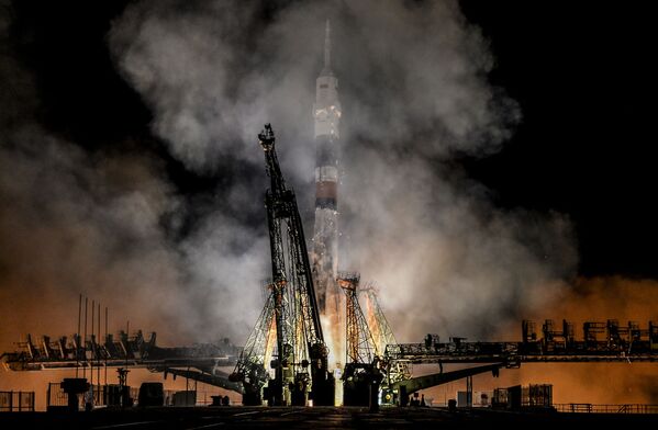 Запуск ракеты-носителя Союз-ФГ с кораблем Союз МС-08 на космодроме Байконур - Sputnik Абхазия