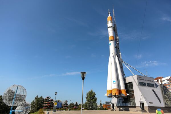 Макет ракеты-носителя Союз – установлен на площади Козлова в честь юбилея полета Юрия Гагарина в 2001 году - Sputnik Абхазия