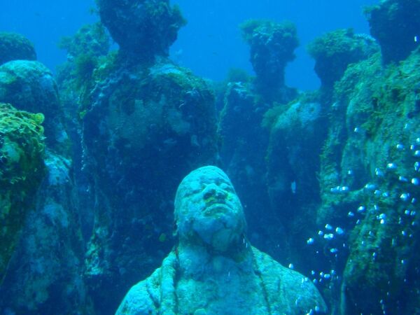 Скульптурная композиция Musa в Национальном морском парке Канкуна в Мексике - Sputnik Абхазия