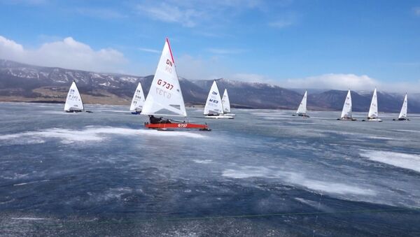 Гонки по льду на парусниках по Байкалу - Sputnik Абхазия