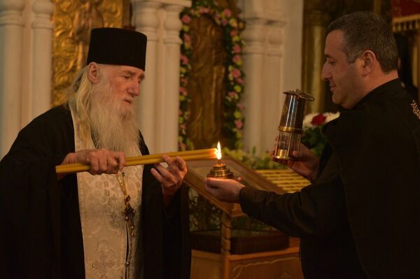 Пасхальная служба в сухумском Кафедральном Соборе - Sputnik Абхазия