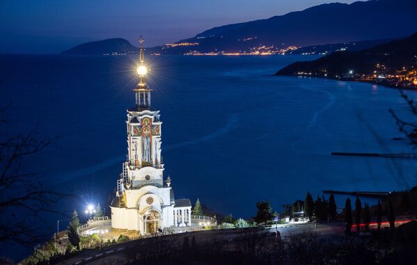 Храм-маяк Святого Николая Чудотворца в селе Малореченском (Большая Алушта) - Sputnik Абхазия