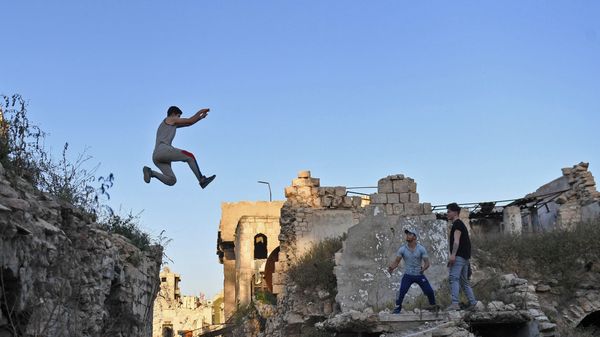 Syrian Teenagers Practice Parkour in Aleppo - Sputnik Аҧсны