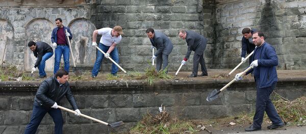 Республиканский субботник в Сухуме - Sputnik Абхазия