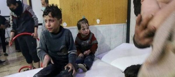 Стоп-кадр из видеорепортажа о якобы имевшей место химической атаке в Думе Стоп-кадр из видеорепортажа о якобы имевшей место химической атаке в Думе - Sputnik Абхазия