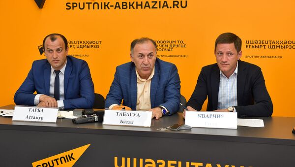 Пресс-конференция по итогам визита делегации депутатов парламента в Крым - Sputnik Абхазия