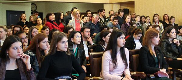 Встреча с абитуриентами в Россотруничестве в Абхазии - Sputnik Абхазия