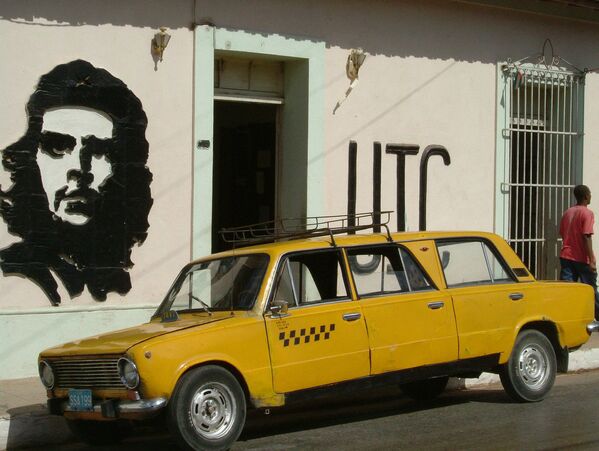 Лимузины-копейки на Кубе - Sputnik Абхазия