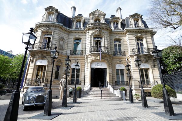 Масштабный аукцион отеля Ritz в Париже в доме Artcurial - Sputnik Абхазия