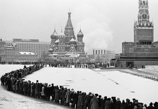 Очередь к Мавзолею на Красной площади, 1984 год - Sputnik Абхазия