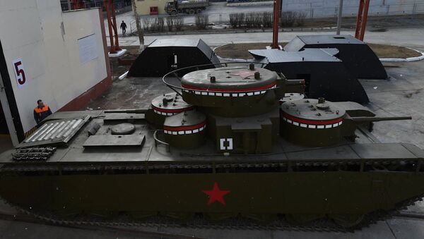 На Урале восстановили многобашенный банк Т-35 - Sputnik Абхазия