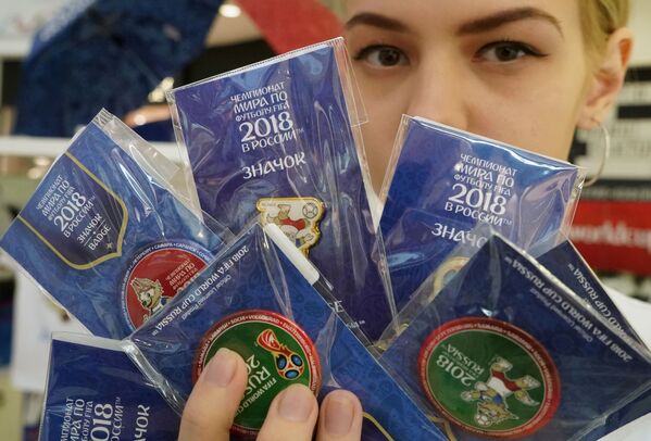 Магазин по продаже сувениров и атрибутики к чемпионату мира по футболу 2018 в Калининграде - Sputnik Абхазия