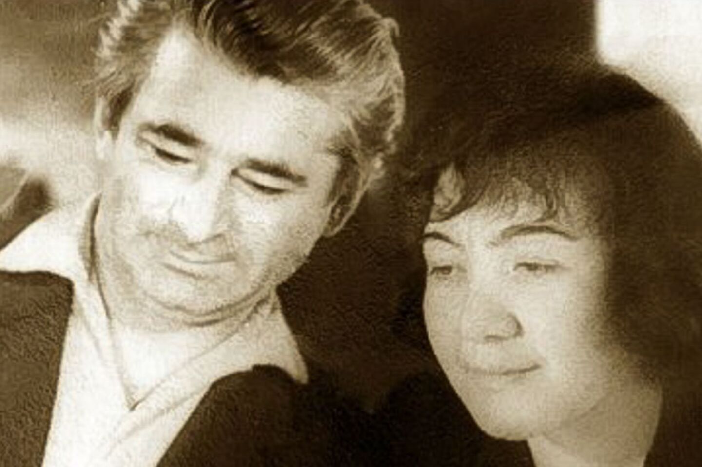 Работа над эскизом спектакля Такая любовь. 1962 год Работа над эскизом спектакля Такая любовь. 1962 год - Sputnik Абхазия