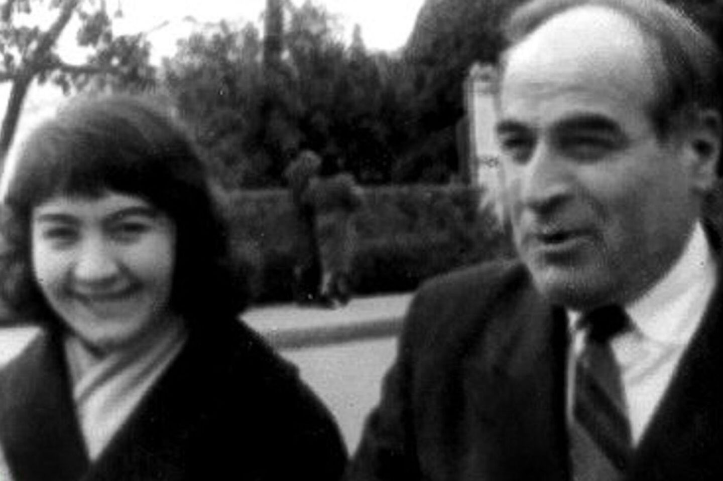 Профессор, ректор театрального института им. Ш. Руставели И. К. Тавадзе с главным режиссером театра им. Чанба, Н. Р. Эшба. 1962 год Профессор, ректор театрального института им. Ш. Руставели И. К. Тавадзе с главным режиссером театра им. Чанба, Н. Р. Эшба. 1962 год - Sputnik Абхазия