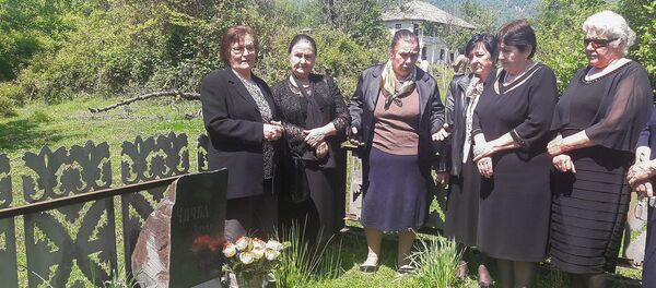 Аҟәа ақалақь Анацәа рхеидкыла ахаҭарнакцәа Аҷандара ақыҭа ҳџьынџьуаа Зиуари Заури анышә иахьамадаз аҭыԥ иаҭааит Аҟәа ақалақь Анацәа рхеидкыла ахаҭарнакцәа Аҷандара ақыҭа ҳџьынџьуаа Зиуари Заури анышә иахьамадаз аҭыԥ иаҭааит - Sputnik Аҧсны