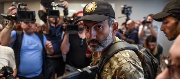 Пресс-конференция Никола Пашиняна (27 апреля 2018). Гостиница Marriott Armenia, Ереван Пресс-конференция Никола Пашиняна (27 апреля 2018). Гостиница Marriott Armenia, Ереван - Sputnik Абхазия