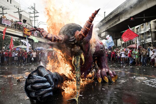 Акция во время первомайского шествия в Маниле, Филиппины - Sputnik Абхазия