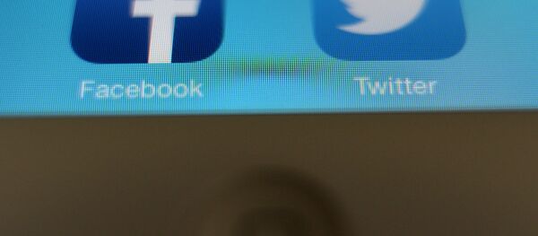 Twitter и Facebook. Архивное фото - Sputnik Аҧсны