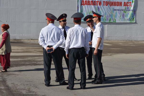 Сотрудники милиции в Душанбе - Sputnik Абхазия