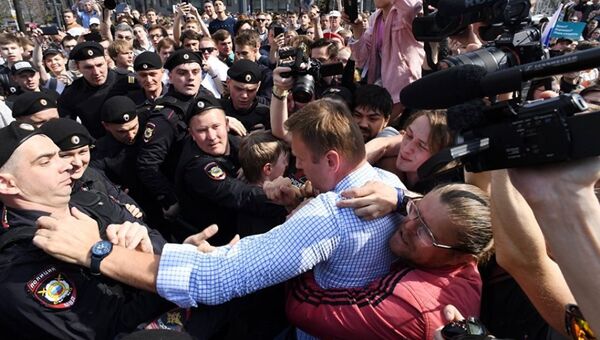 На акции в центре Москвы задержали Алексея Навального - Sputnik Абхазия