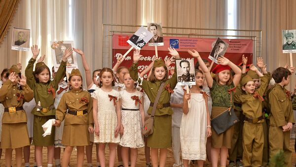 Ветеранов Великой Отечественной войны поздравили с наступающим Днем Победы в Культурно-деловом центре Дом Москвы в понедельник 7 мая - Sputnik Абхазия