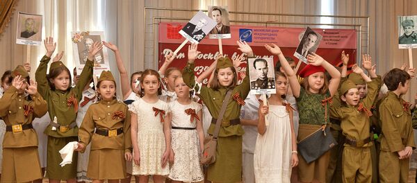 Ветеранов Великой Отечественной войны поздравили с наступающим Днем Победы в Культурно-деловом центре Дом Москвы в понедельник 7 мая - Sputnik Абхазия