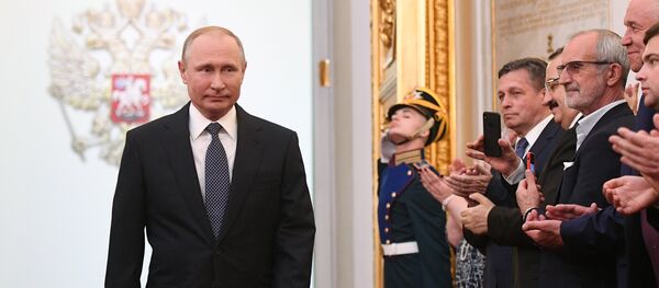 Владимир Путин во время церемонии инаугурации в Кремле - Sputnik Абхазия