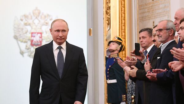 Владимир Путин во время церемонии инаугурации в Кремле - Sputnik Абхазия