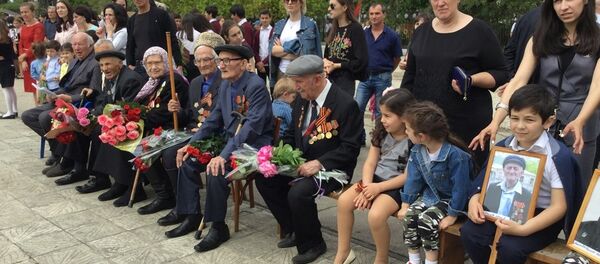 Праздничный митинг в честь Дня Победы прошел в Гудауте Праздничный митинг в честь Дня Победы прошел в Гудауте - Sputnik Абхазия