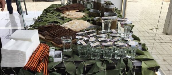 В магазине Премиум прошла акция посвященная Дню победы В магазине Премиум прошла акция посвященная Дню победы - Sputnik Абхазия