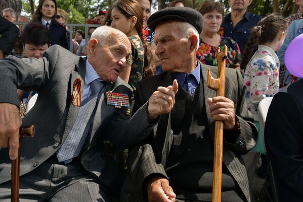 Ветераны Великой Отечественной войны на акции памяти в Сухуме - Sputnik Абхазия