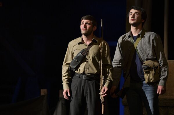 Спектакль Третий день войны Абхазского государственного Молодежного театра - Sputnik Абхазия