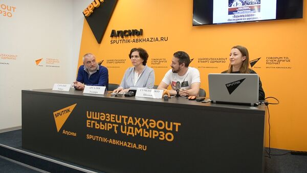 Художник и артист рассказали в Sputnik о необычной версии Последнего из ушедших - Sputnik Абхазия