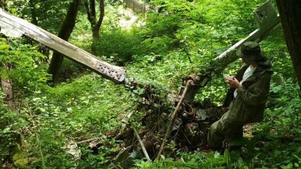 Обломки вертолета МИ-8 сбитого во время Отечественной войны народа Абхазии 1992-1993 годов в селе Лата - Sputnik Аҧсны