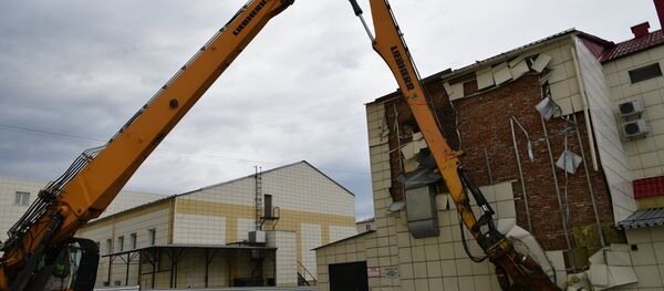 Снос здания ТЦ Зимняя вишня в Кемерово - Sputnik Аҧсны