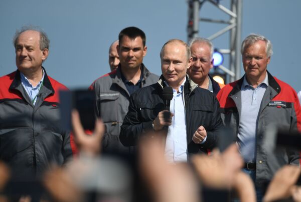 Президент РФ Владимир Путин выступает на митинге-концерте по случаю открытия автодорожной части Крымского моста - Sputnik Абхазия