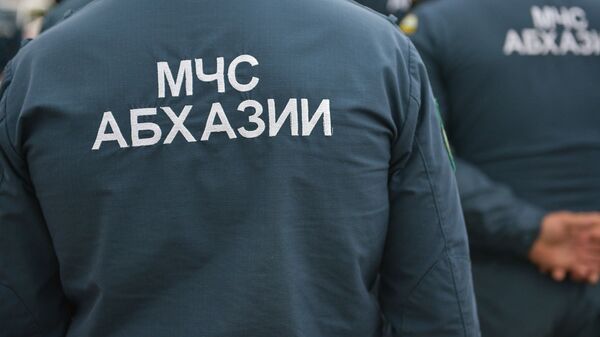 Смотр техники и снаряжения МЧС Абхазии на площади Свободы  - Sputnik Абхазия