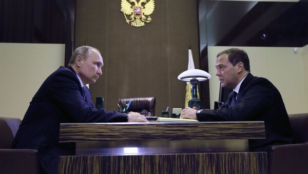 Президент РФ В. Путин встретился с премьер-министром РФ Д. Медведевым - Sputnik Абхазия