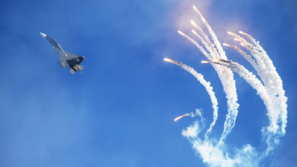 Многоцелевой истребитель Су-30 пилотажной группы Соколы России - Sputnik Абхазия