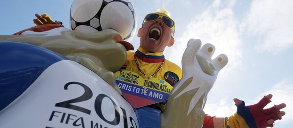 Болельщик сборной Колумбии Эль Коле на открытии Парка футбола ЧМ-2018 в Казани Болельщик сборной Колумбии Эль Коле на открытии Парка футбола ЧМ-2018 в Казани - Sputnik Абхазия