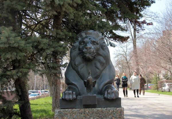 Ростов — город львов. Цари зверей и на фасадах, и на постаментах - Sputnik Абхазия