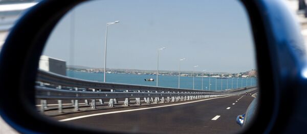 Начало автомобильного движения по Крымскому мосту Начало автомобильного движения по Крымскому мосту - Sputnik Абхазия