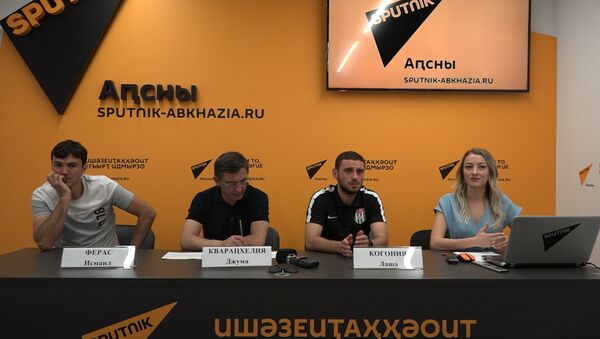 Досрочно: президент Федерации футбола и капитан Нарт рассказали, как прошел чемпионат Абхазии - Sputnik Абхазия