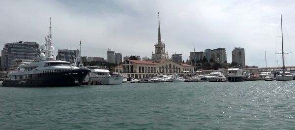 Сочи: вид с яхты на Морской вокзал Сочи: вид с яхты на Морской вокзал - Sputnik Абхазия
